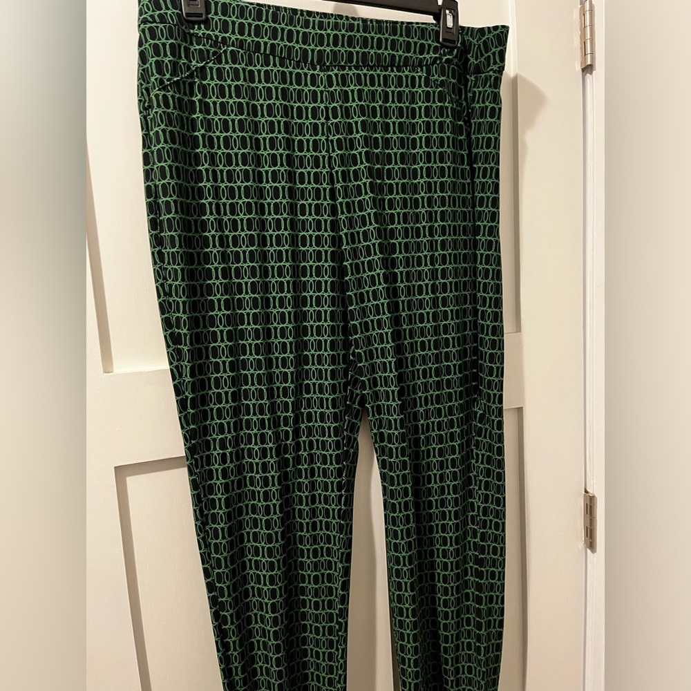 Chicos Geometric-Print Ankle Pants